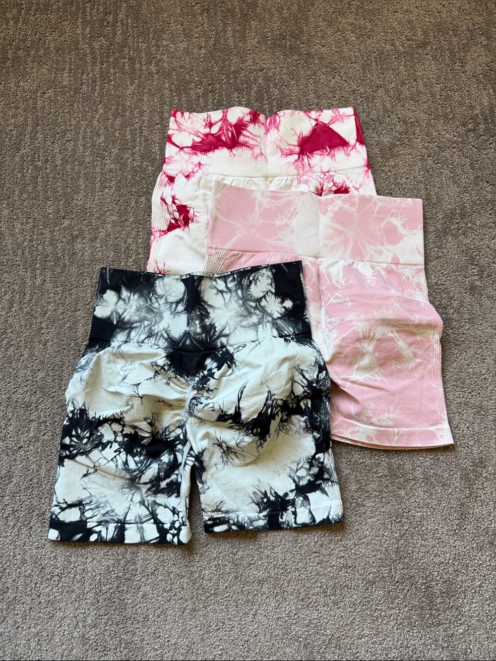 Scrunch butt Tie-Dye Bike Shorts - Pink, Black & White